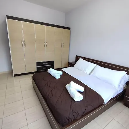 Apartment Stefani 2 *